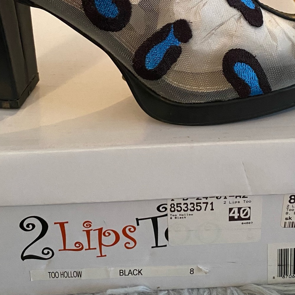 Designer’s Shoes - Picture 6 of 7